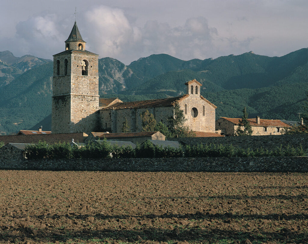 Grand Tour of Catalonia: Romanesque church of Talló in Bellver