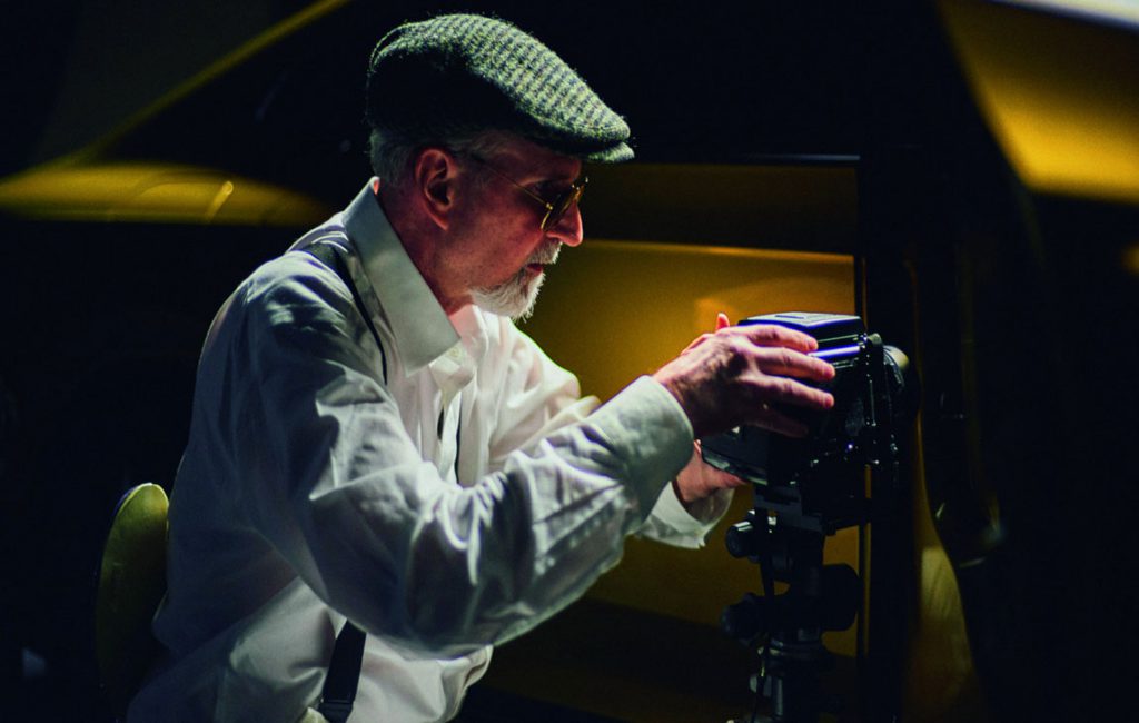 How the blind photographer Pete Eckert captures the VW Arteon - Sixt